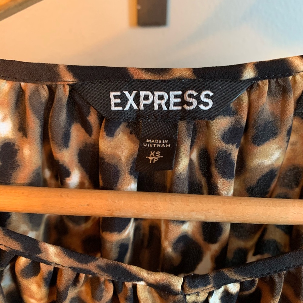 Express leopard blouse - Picture 2 of 4